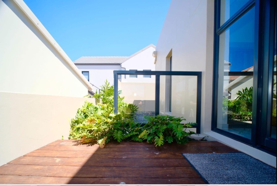 3 Bedroom Property for Sale in Calypso Beach Western Cape